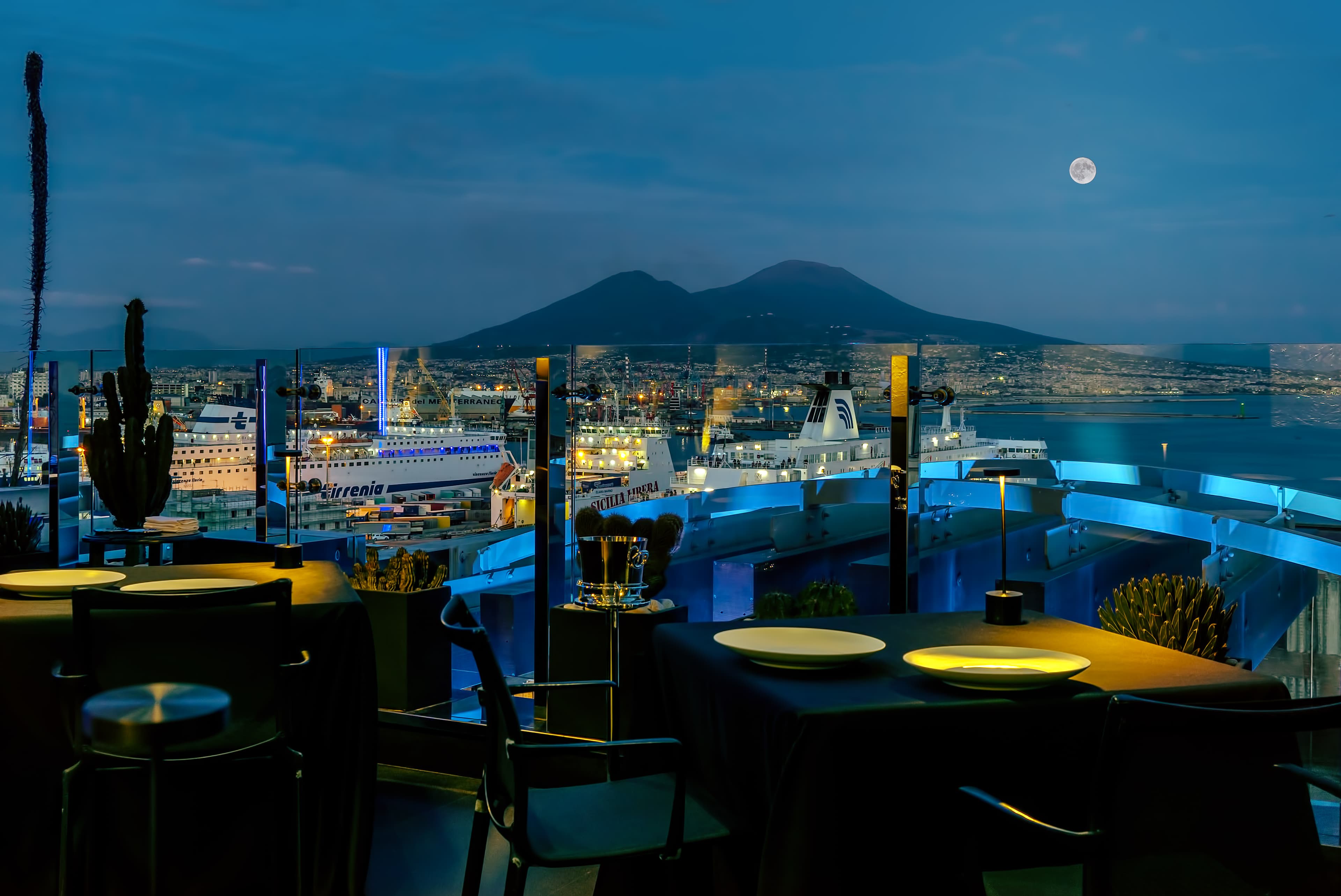 Romeo Hotel - Naples