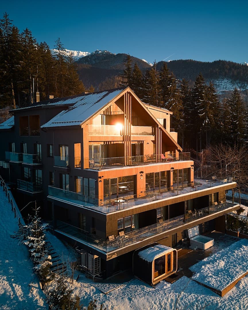 The Pines Bucegi Lodge