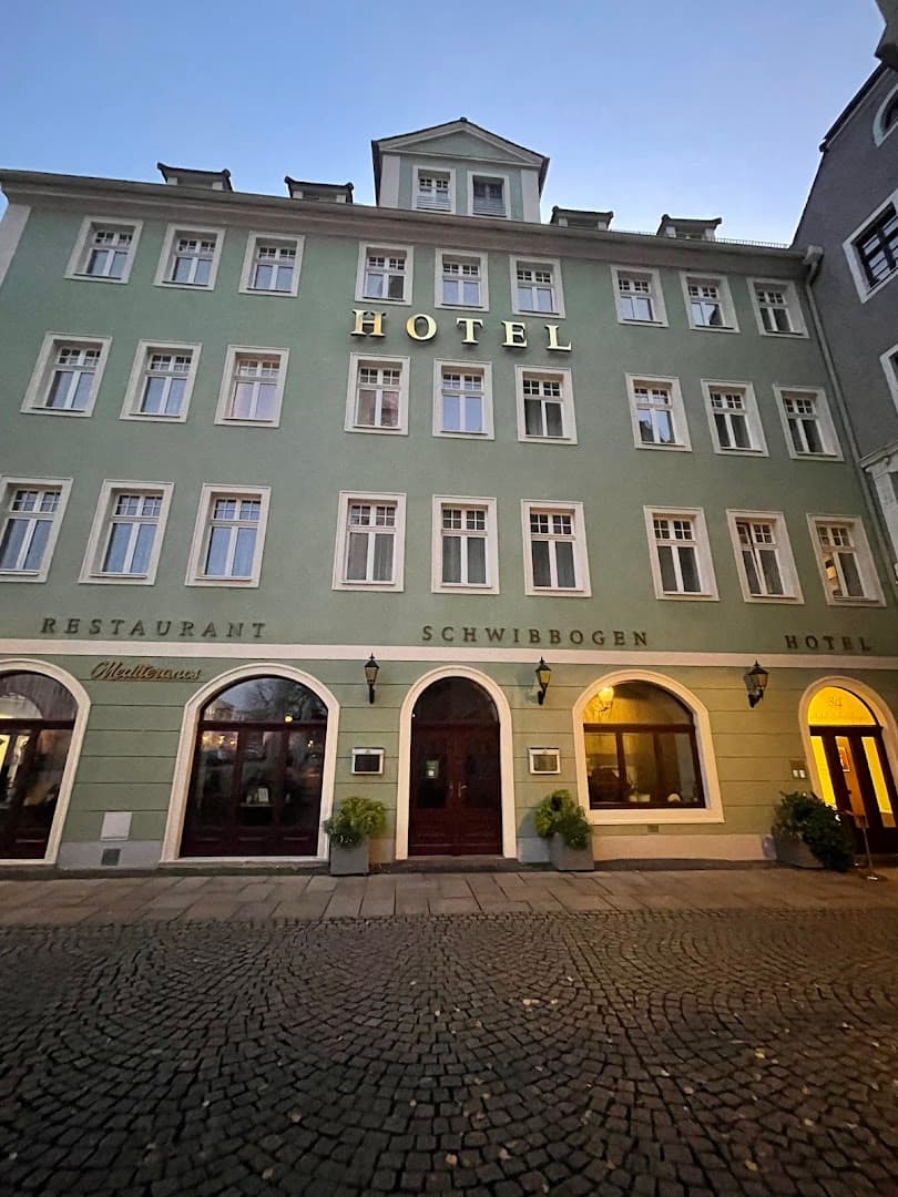 Schwibbogen / Flying Buttress Hotel